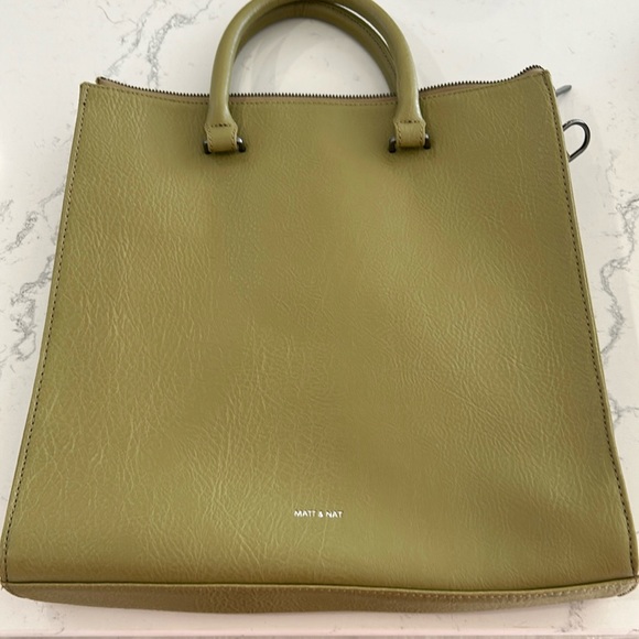 Mat n Nat book bag - Picture 1 of 2